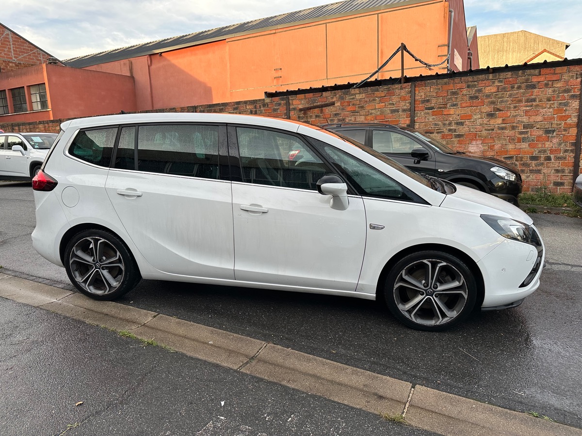 Opel Zafira Tourer 2.0 CDTI 165 CH cosmo 7places 4XCB