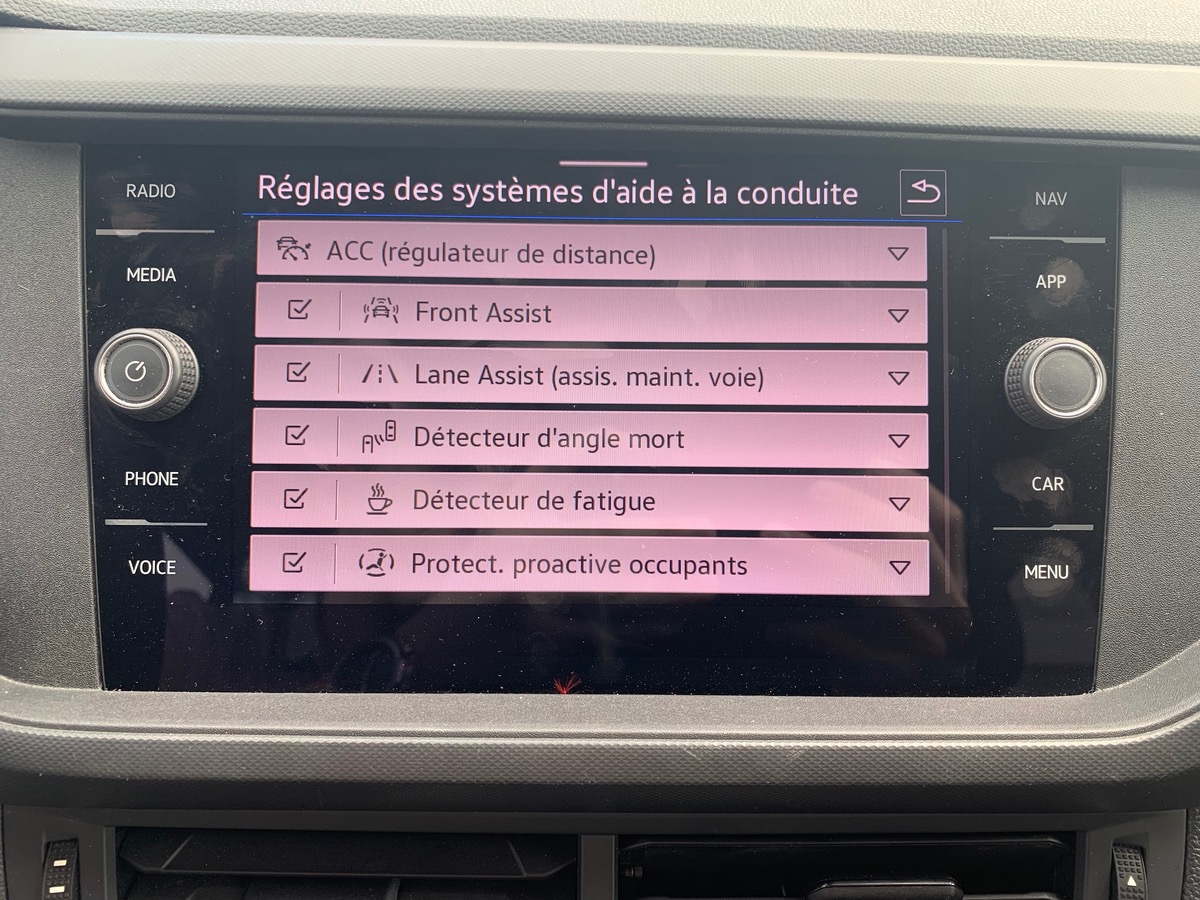 Volkswagen T-Cross 95 ch | Base | Attelage | Pack Stationnement arriére avant | Climatisation