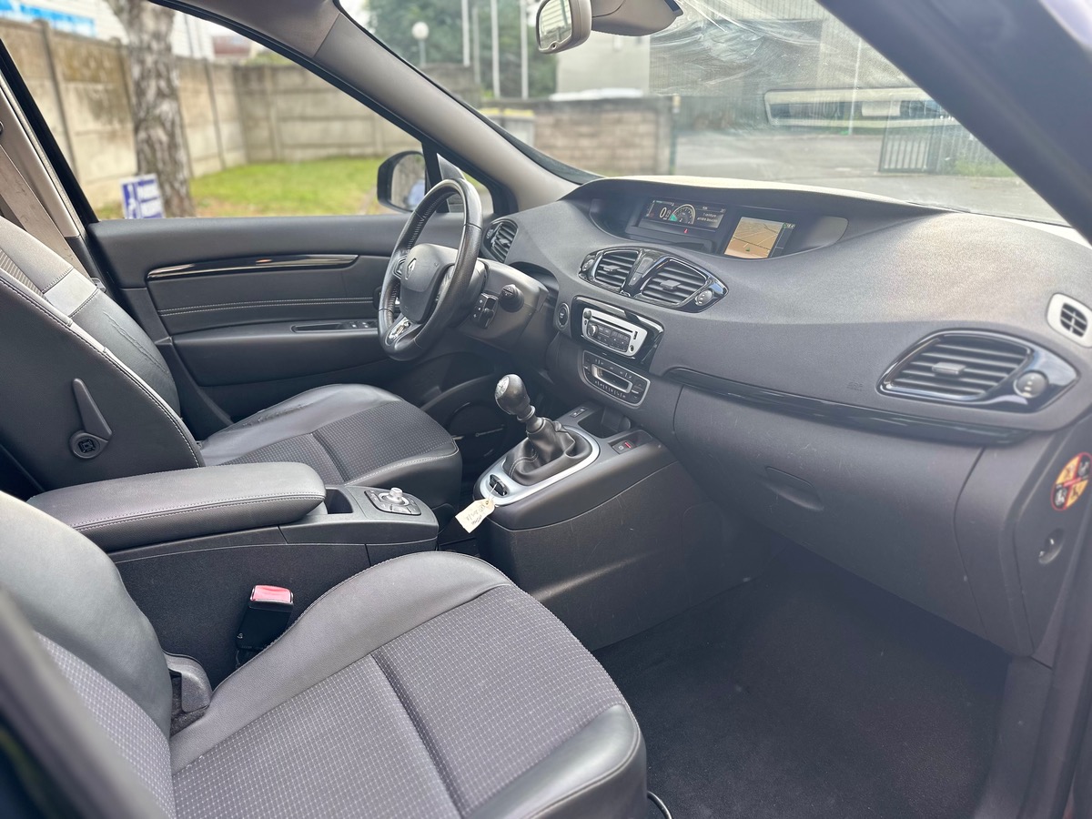 RENAULT Scenic 1.5 DCI 110 CV 1er main BOSES