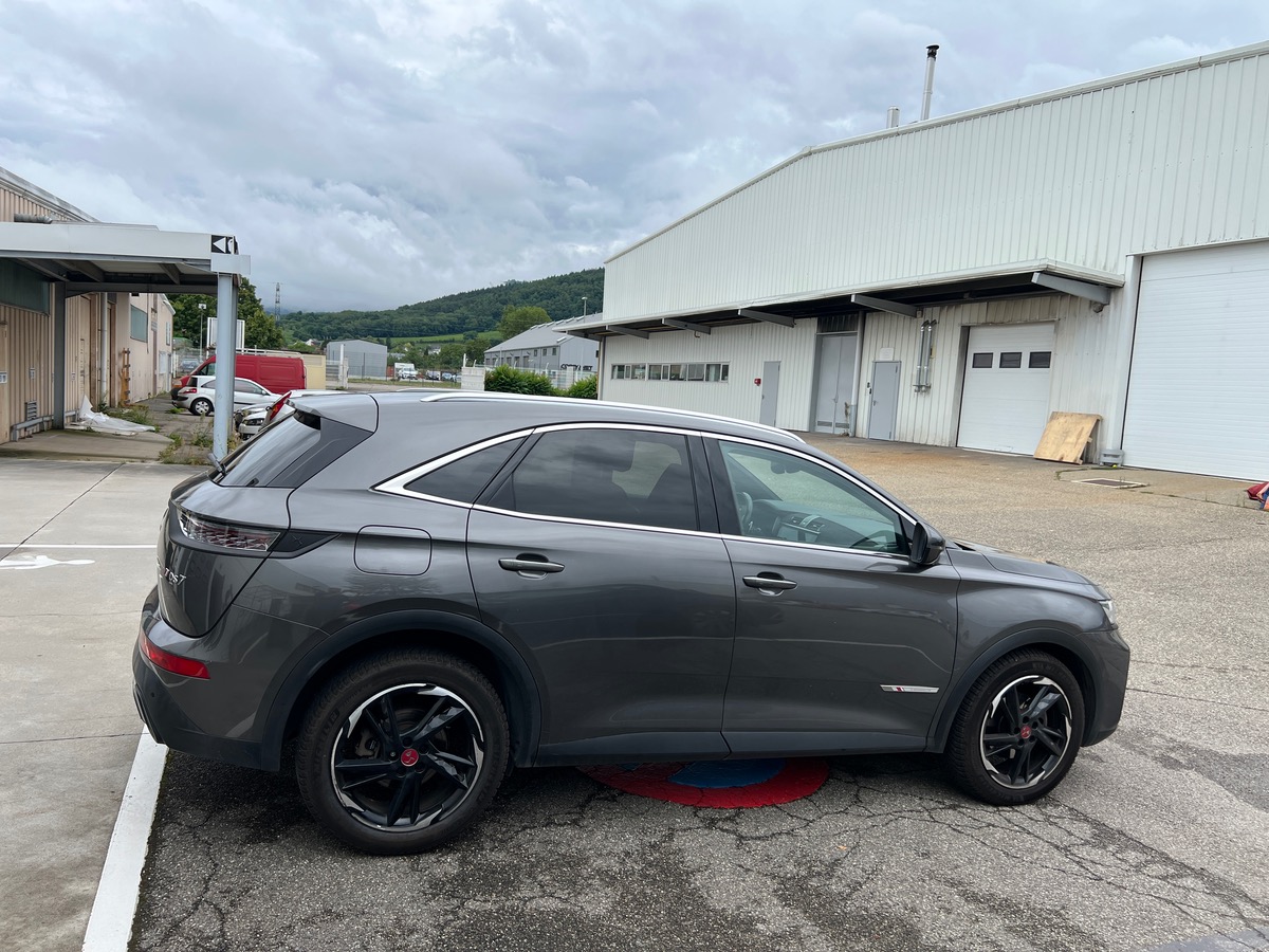 DS DS 7 Crossback PERFORMANCE LINE 130 1.6L BLUEHDI EAT8, SUIVI COMPLET, CAMERA DE RECUL, 1ERE MAIN