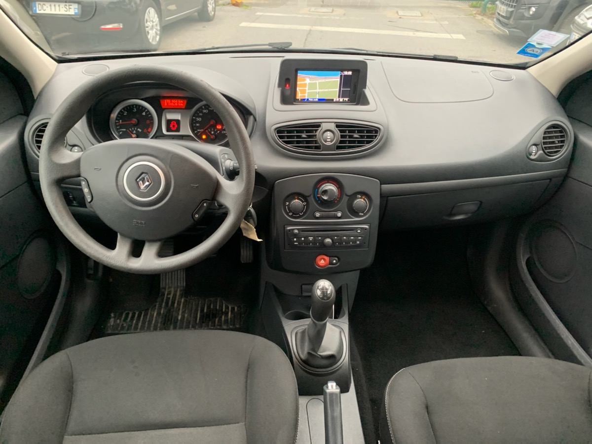 RENAULT Clio 1.5 DCI 75 CV Tom -Tom 4XCB