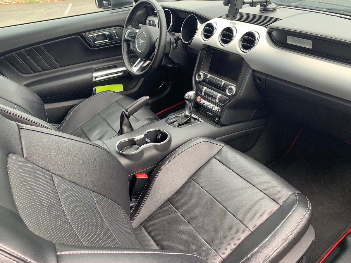 Ford Mustang FASTBACK V8 GT | Sellerie cuir | Sièges chauffants et climatisés | Housse de Protection