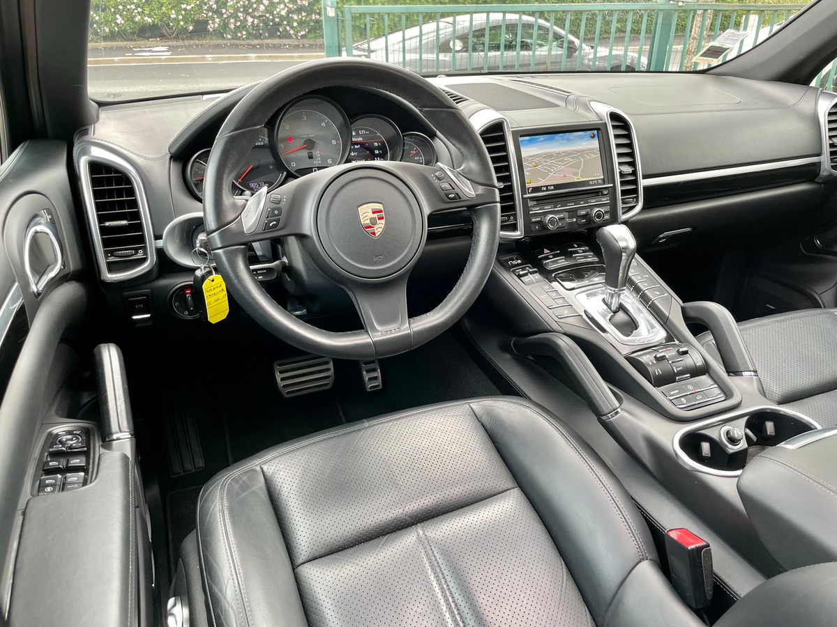 Porsche Cayenne S V8 4.2 TDi DPF 382 AWD b