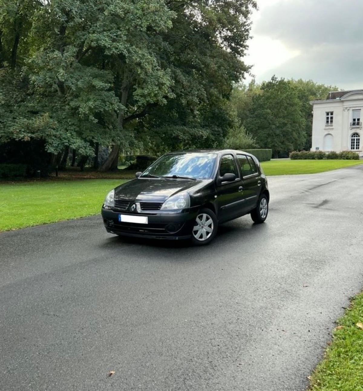 RENAULT Clio 1.2i 75 CV 16V EDITION EXTREME / FAIBLE KILOMETRAGE / PREMIERE MAIN/ DISTRIBUTION NEUVE