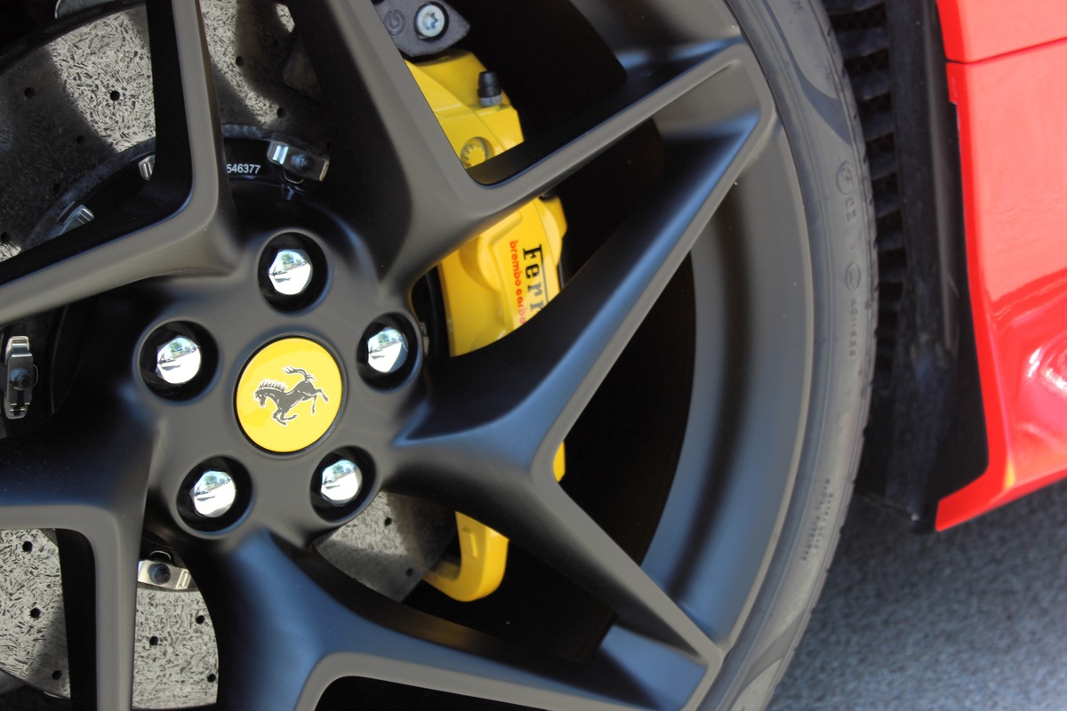 Ferrari F8 Tributo COUPE 3.9 DCT V8 BiTurbo 720 ch 1ère MAIN  ROSSO SCUDERIA - ORIGINE FRANCE