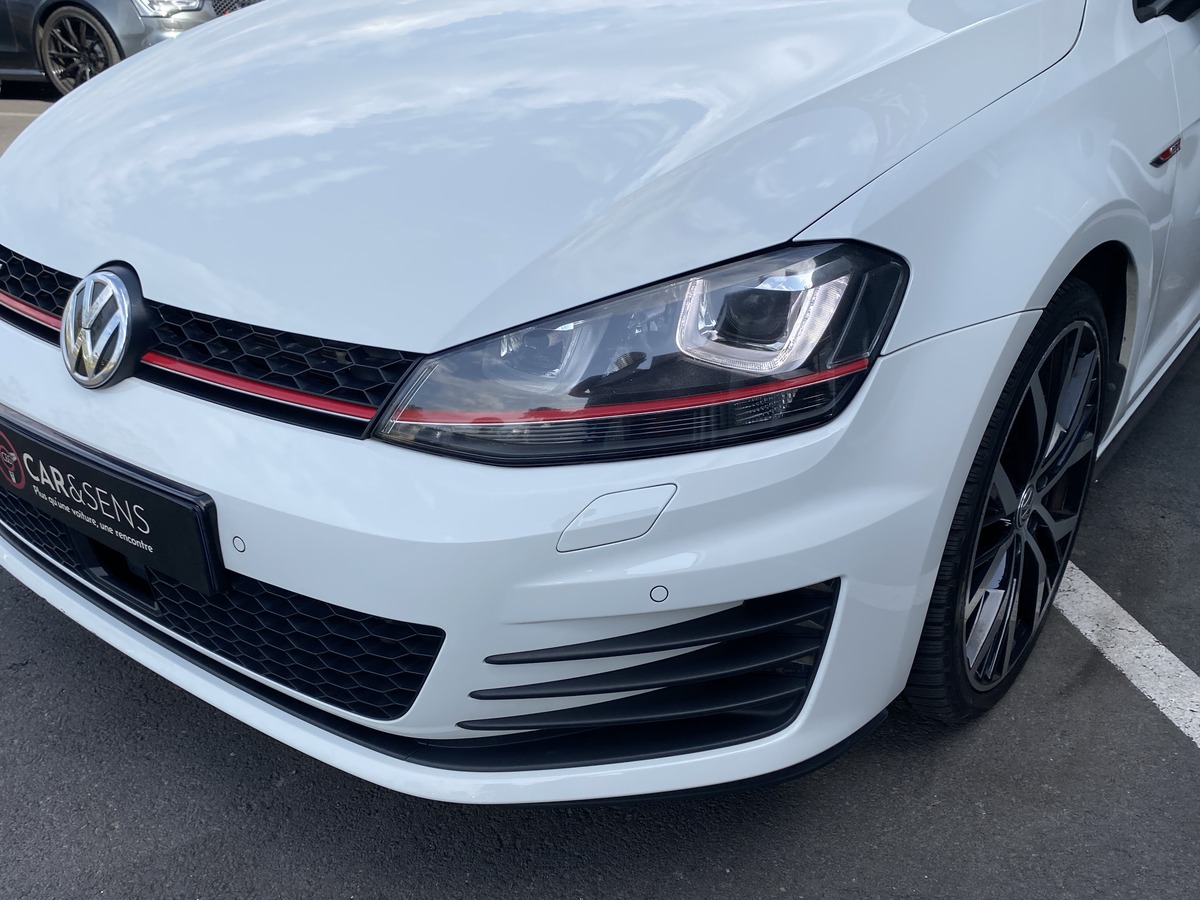 Volkswagen Golf VII 2.0 TSI 230ch GTI PERFORMANCE DSG6 5P / DCC / TO PANO / ACC / DYNAUDIO / CARPLAY
