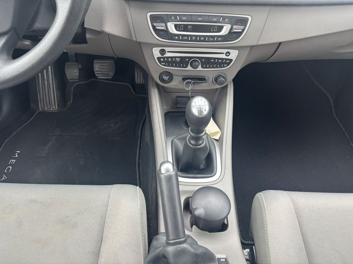 RENAULT Megane III 1.6 E85 110 Expression - Révisée - Garantie