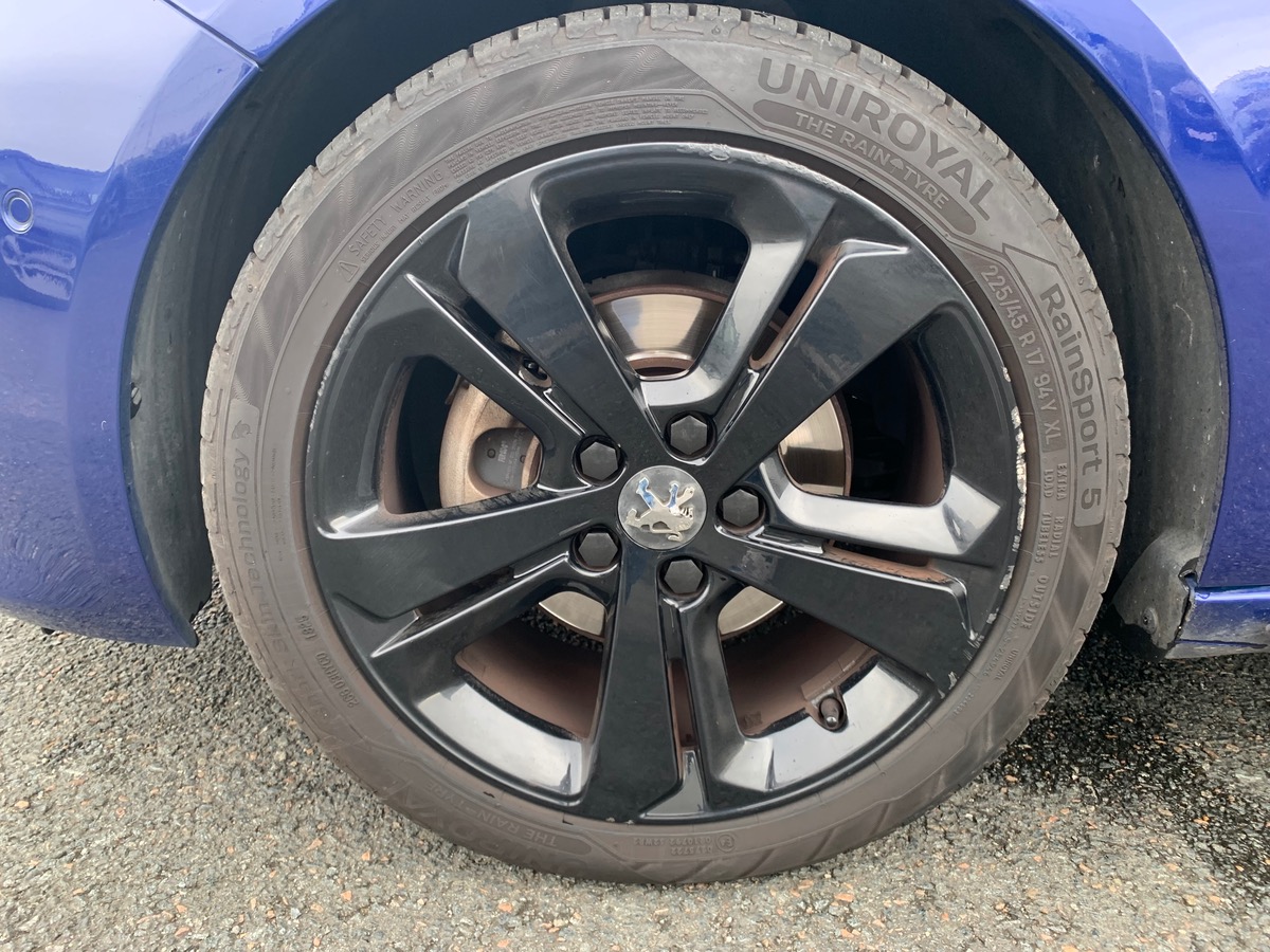 Peugeot 308 120 | GT LINE | Caméra Recul | Car Play | Régulateur Vitesse | Full LED Technology