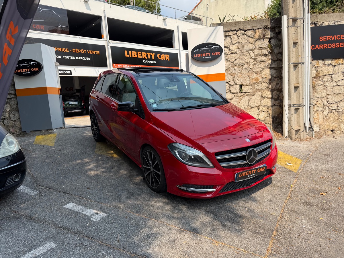 Mercedes Benz CLASSE B 180 1.5 CDI 109 CV / Pack AMG Fascination / Toit Ouvrant /  Intérieur Cuir