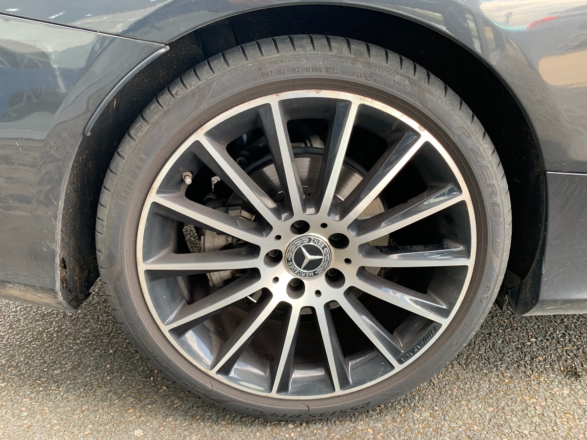 Mercedes-Benz Classe C Cabriolet 194 ch | AMG Line | Siéges électriques chauffants | Caméra de recul