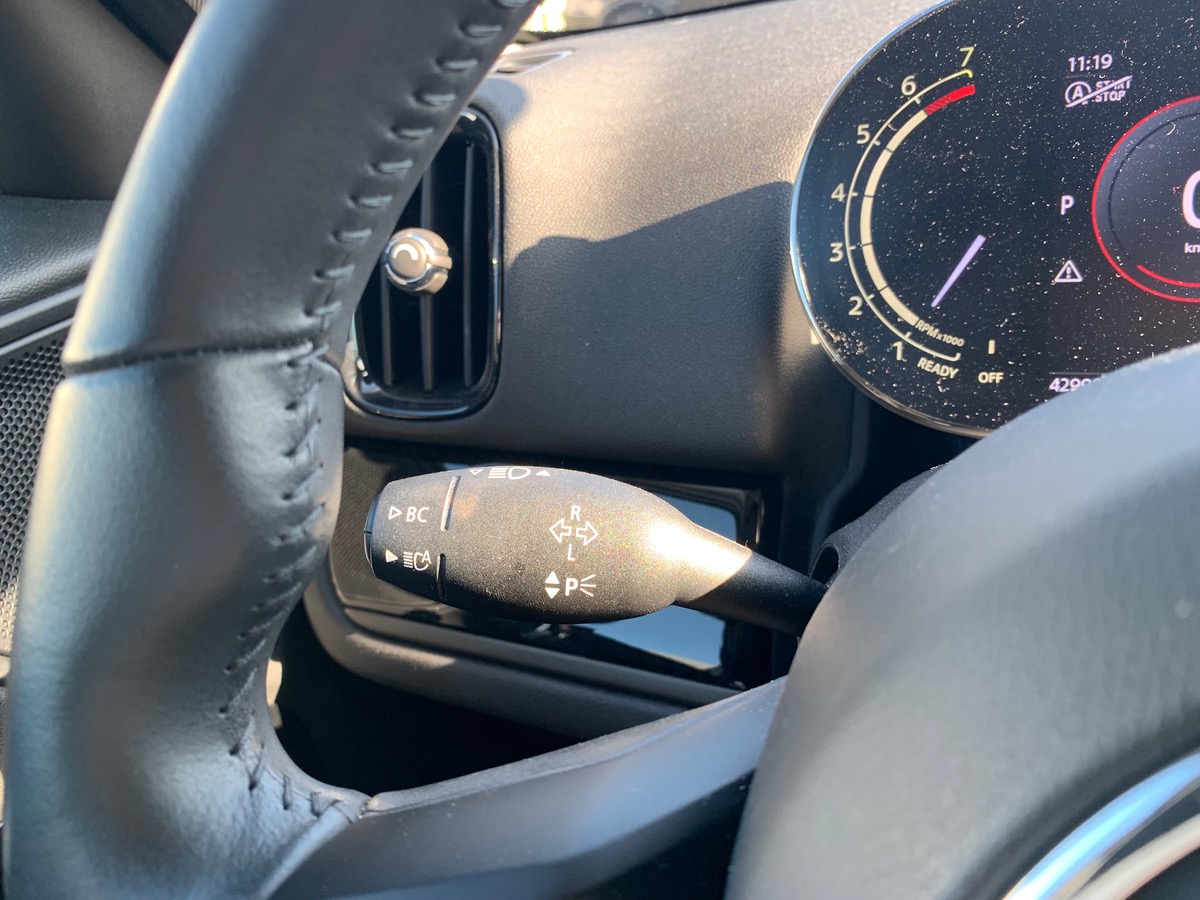 Mini Countryman 136 ch | Cooper Essential | Radars de stationnement avant / arrière | JA 18" design