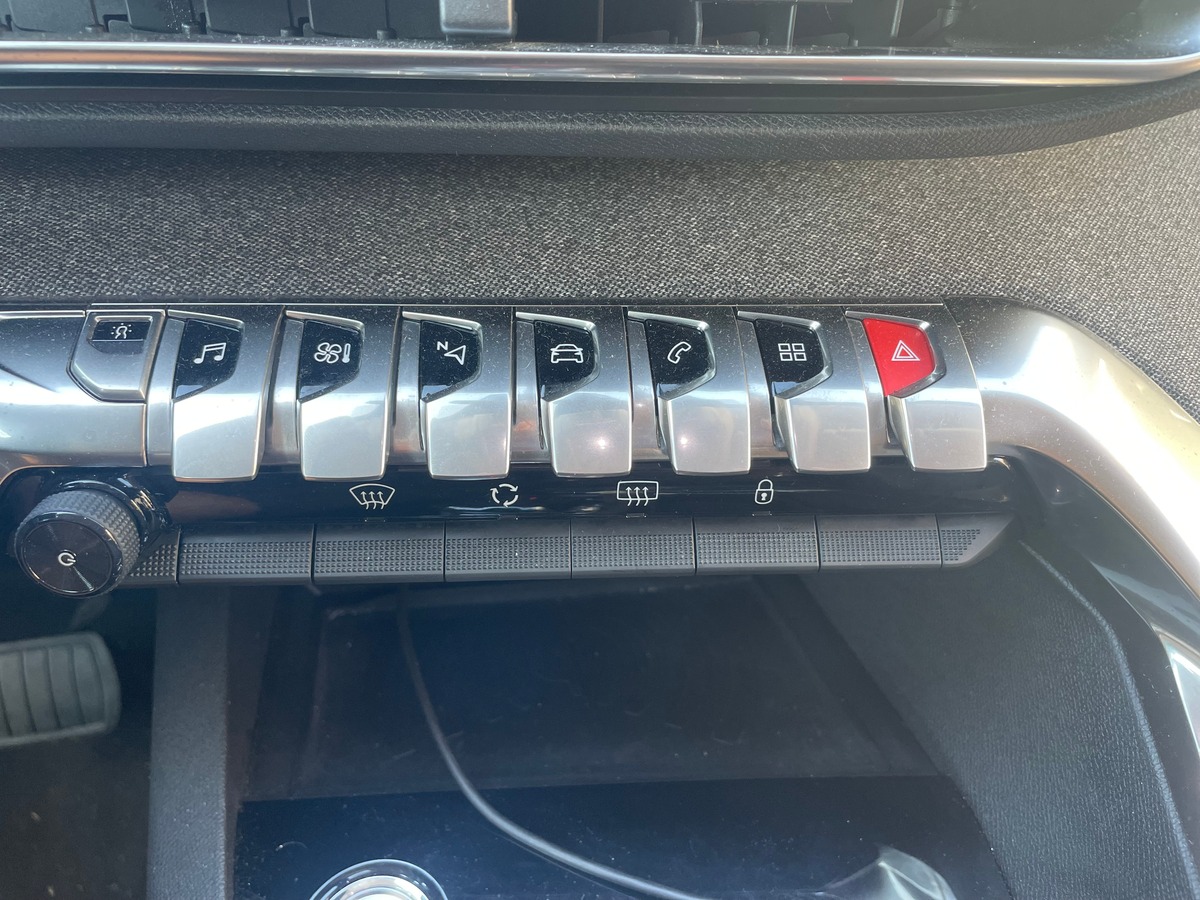 Peugeot 5008 1.5 BlueHDi EAT8 130 cv Boîte auto CARPLAY - 7 PLACES - CLIM AUTO - CAMERA DE RECUL