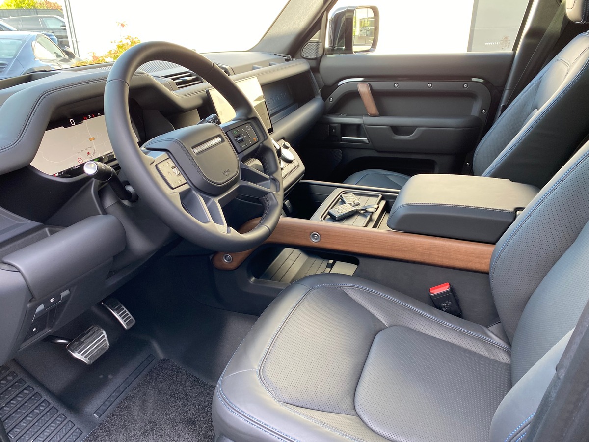 LAND ROVER DEFENDER 110 P400E HSE COUPE DU MONDE / 18850 KMS