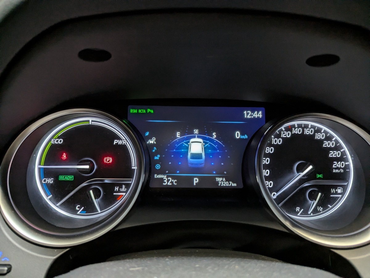Toyota Camry 2.5 218h Design