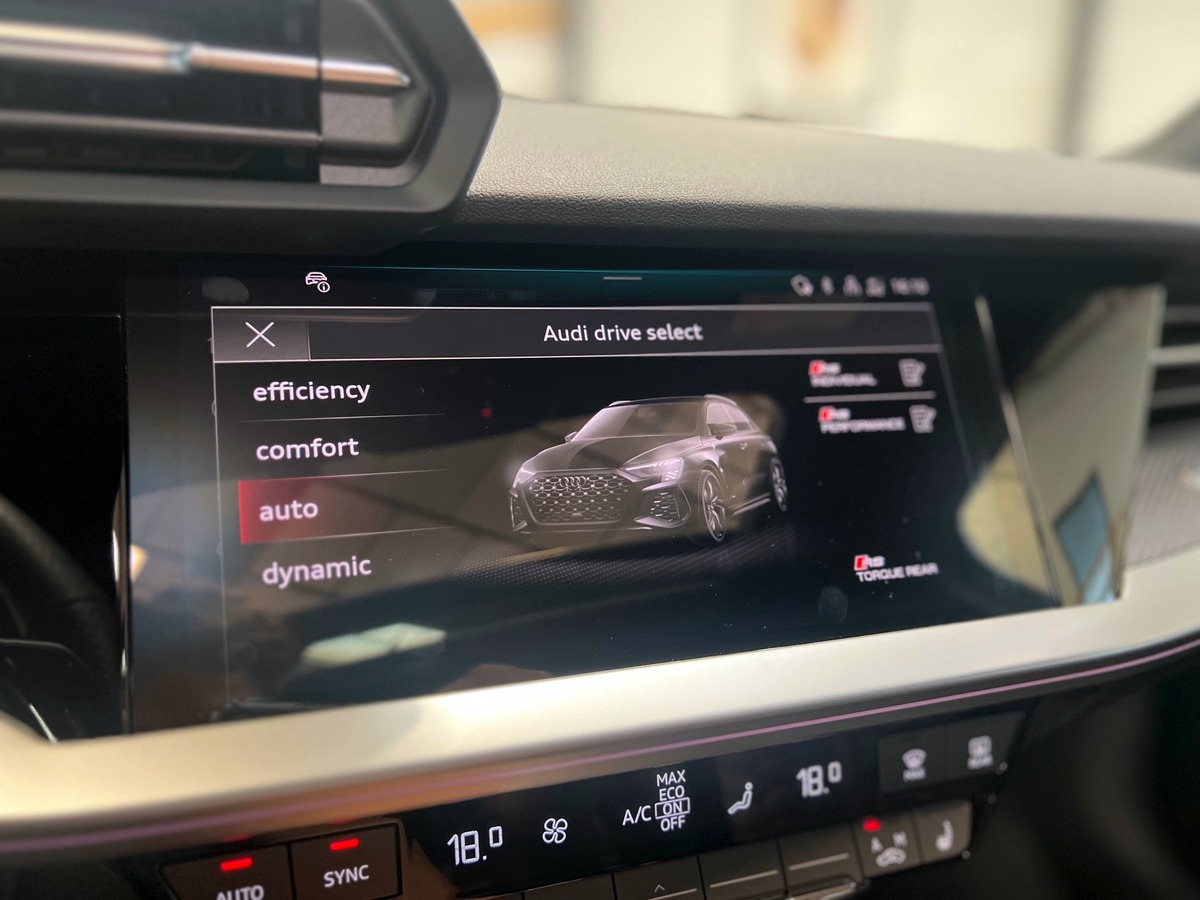 Audi RS3 Sportback QUATTRO 2.5L TFSi 400  S-TRONIC DAYTONA GREY 