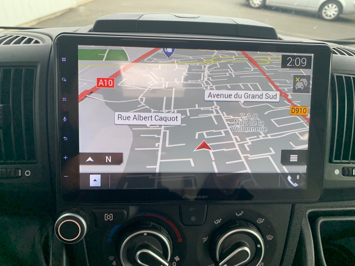 Capron A 140 ch | CAMERA DE RECUL |  LITS SUPPERPOSES | STORE EXTERIEUR | Climatisation manuelle