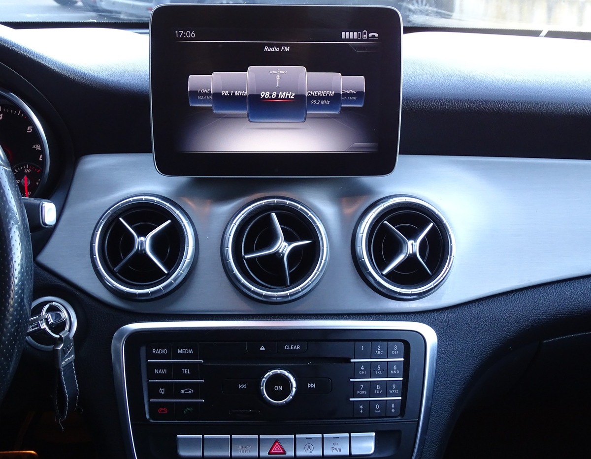 Mercedes-Benz CLA (2) 220D 177 Ch FASCINATION AMG 7G-DCT - Toit Panoramique / Sièges électriques