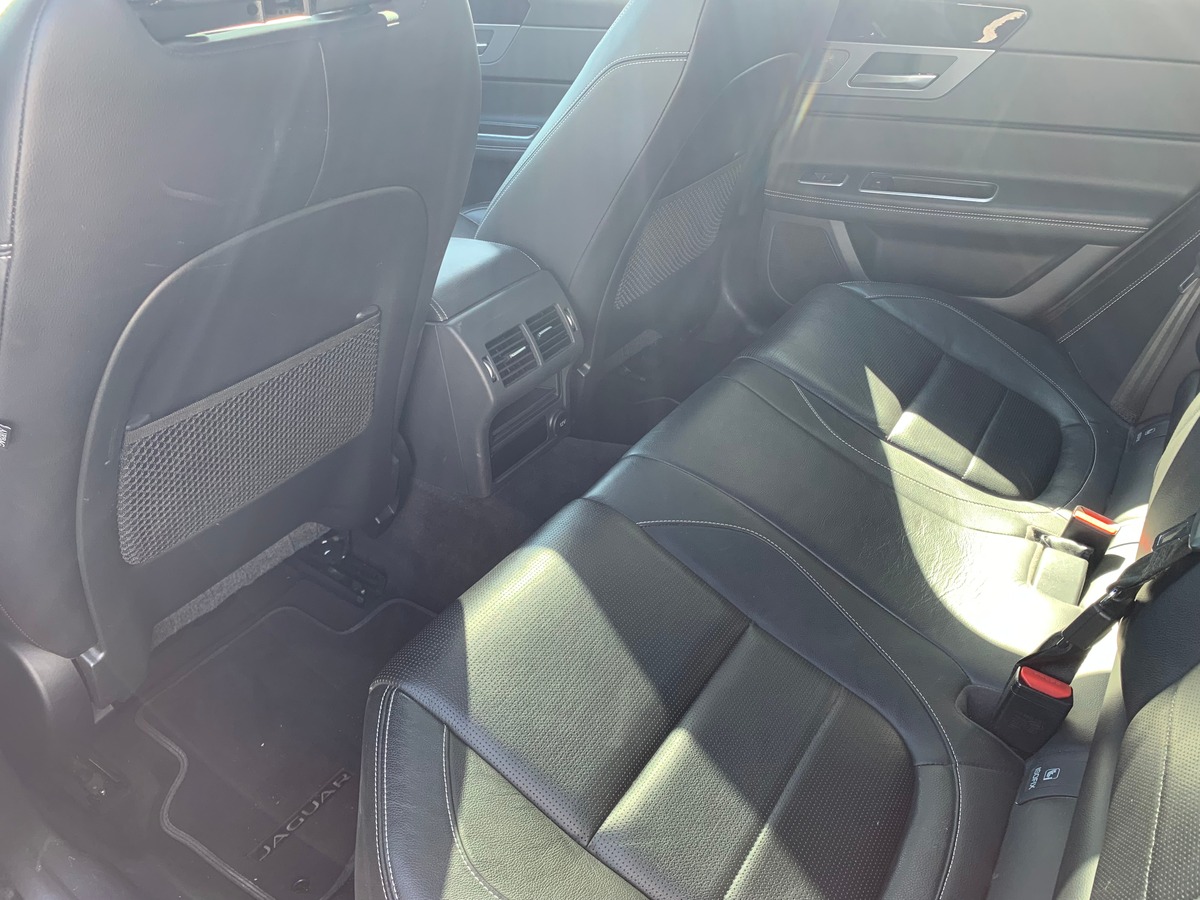 Jaguar XF Sportbrake 240 ch | R Sport | AWD | Toit panoramique | Caméra de recul | Apple car play