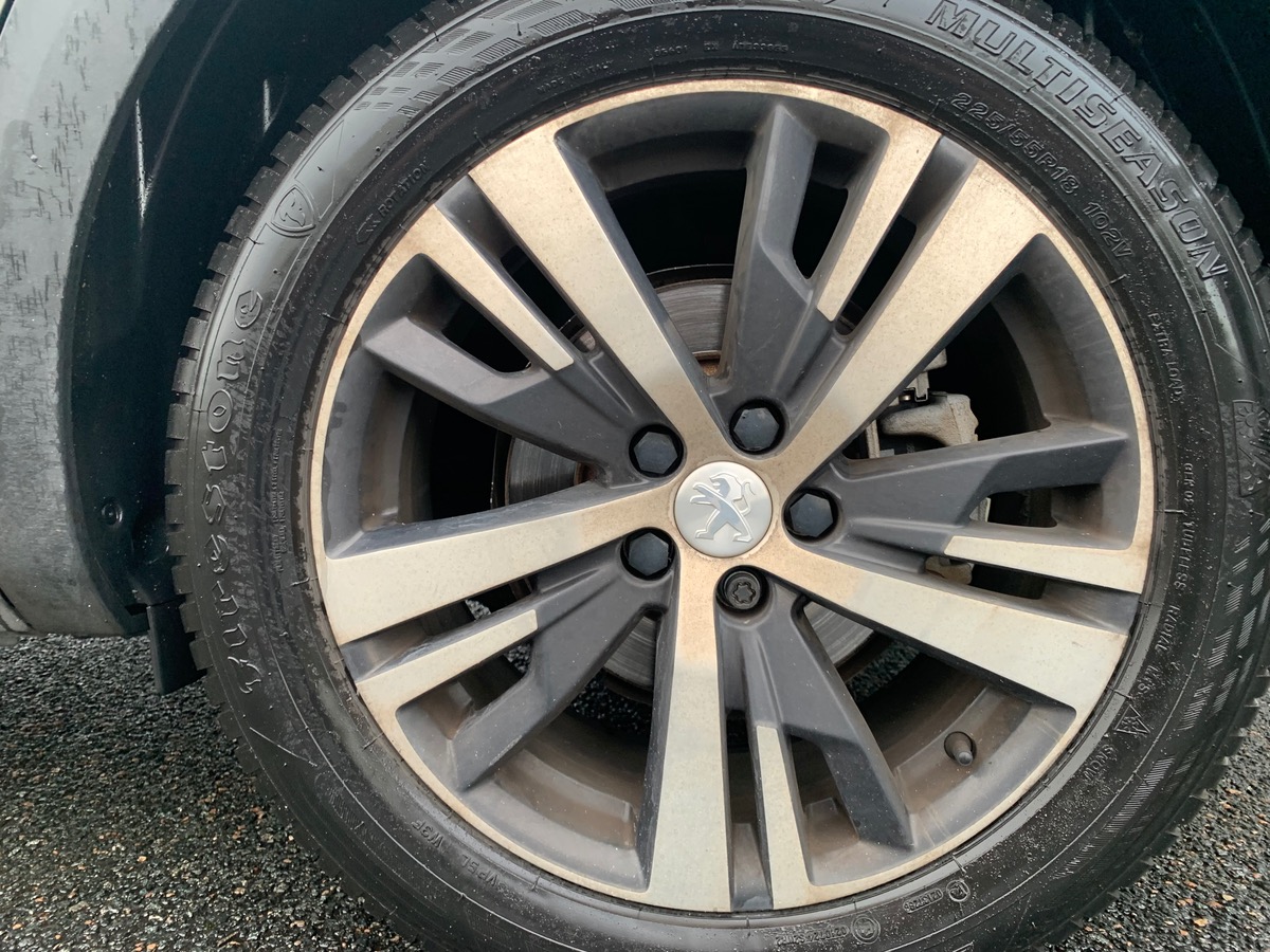 Peugeot 3008 130 ch | Allure business | Mirror link | Caméra recul | Coffre assisté électriquement