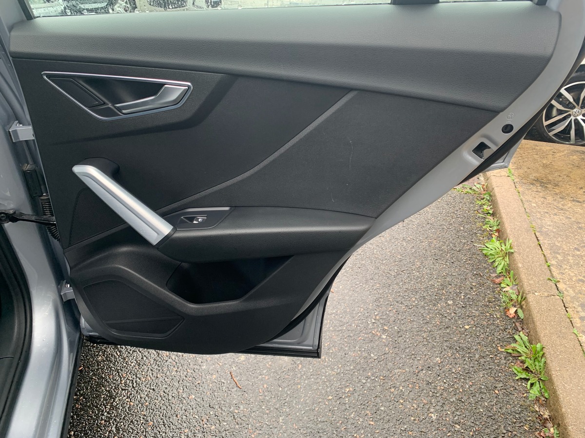 Audi Q2 115 ch | Sport | Toit ouvrant | Régulateur vitesse | Radar | Bluetooth | Coffre électrique