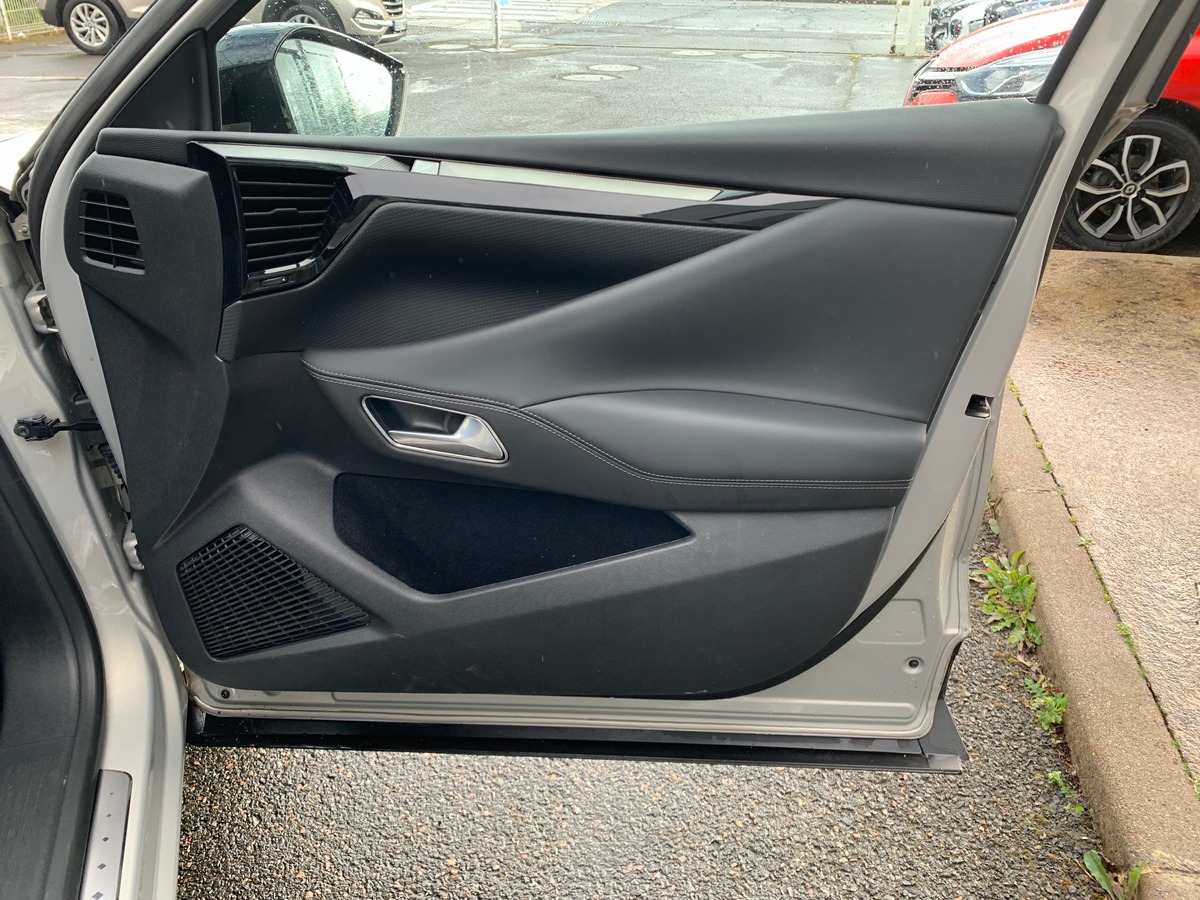 Citroën DS4 225 | Rivoli | Caméra 360° | Apple car Play | Régulateur de vitesse adaptatif | Attelage