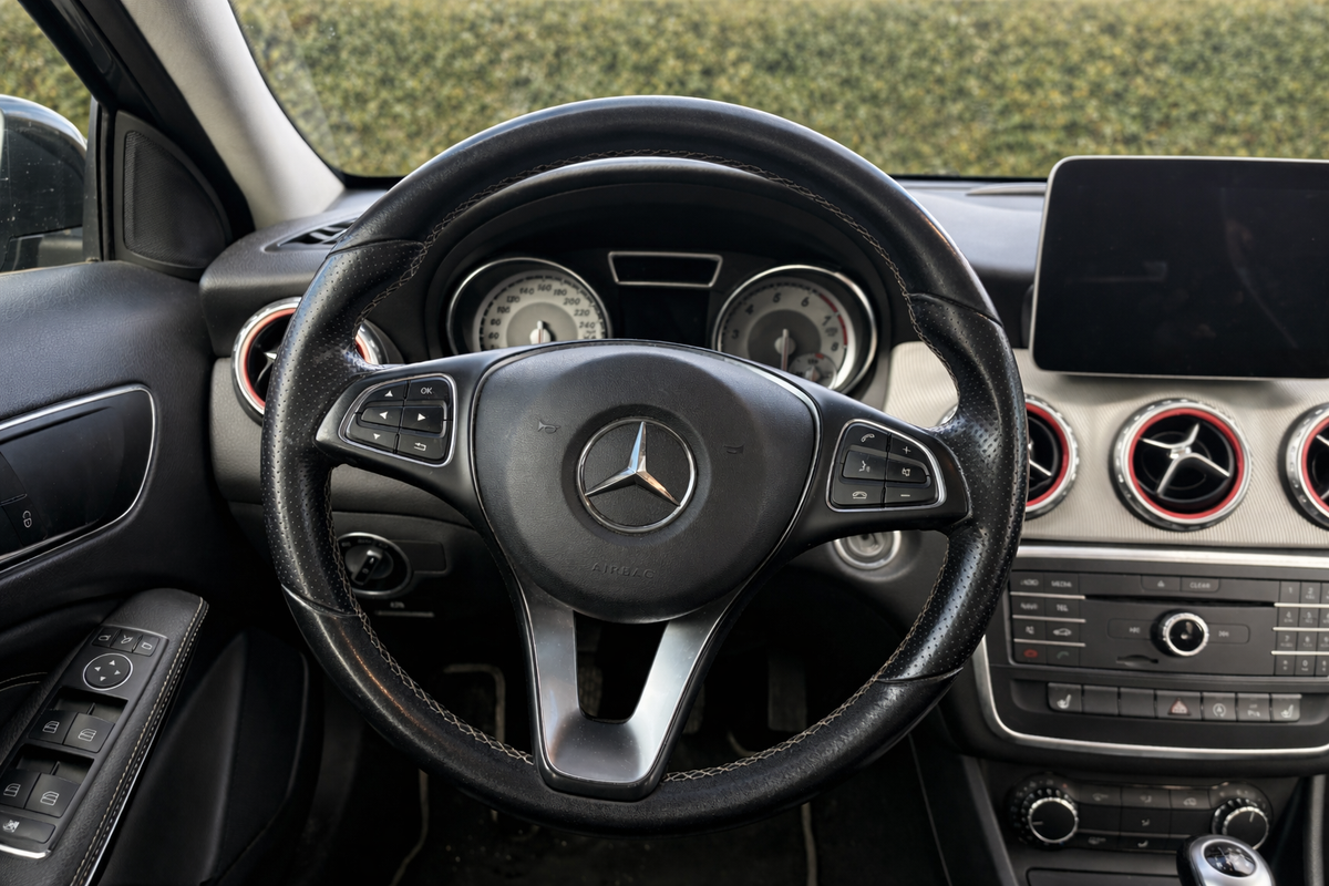 Mercedes Benz GLA 200 SENSATION 156CH