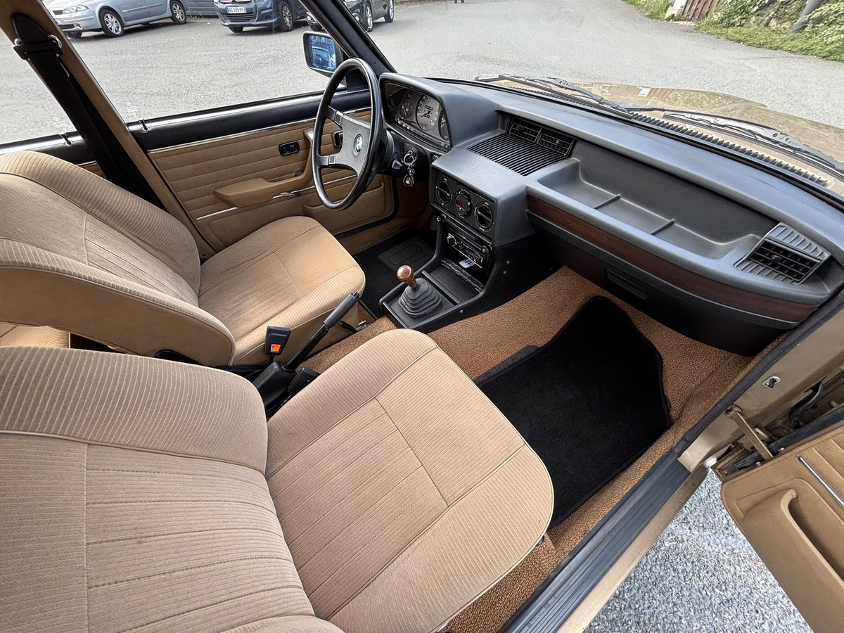 Bmw Série 5 E12 525 - Origine France - Kilométrage d'origine