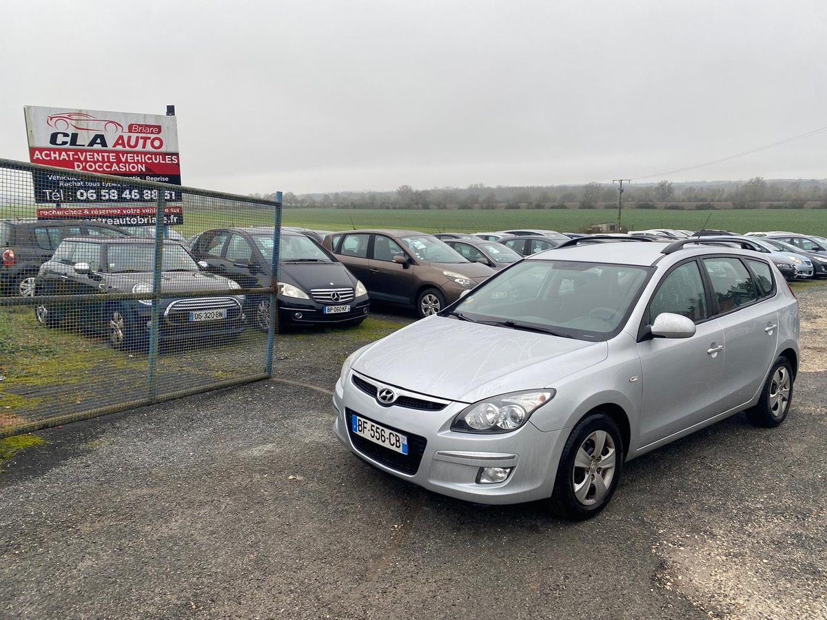 Hyundai i30 1.6 crdi 90cv break 254075km à chaîne nous sommes ouvert ce lundi 14 juillet