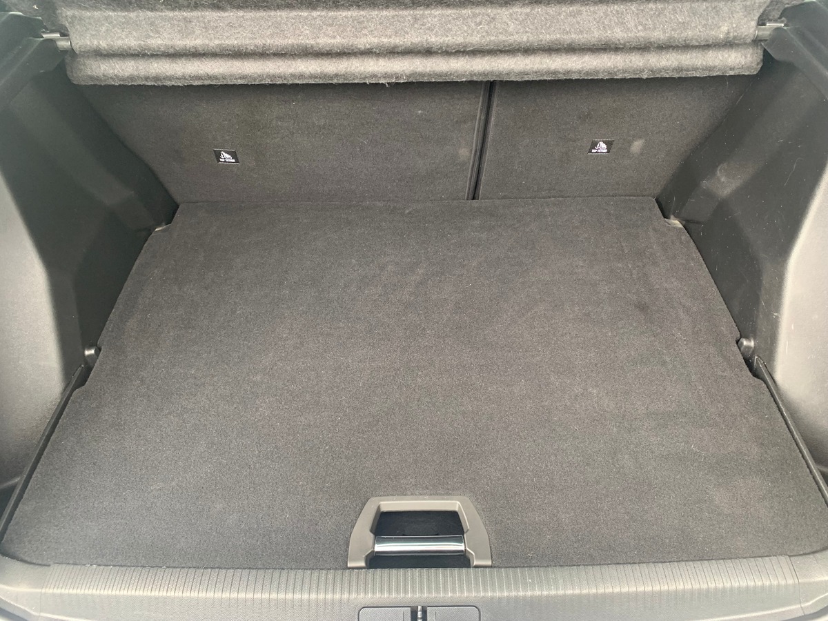 Peugeot 2008 130 chevaux | GT | Caméra de recul | Apple car Play | GPS | Palettes au volant