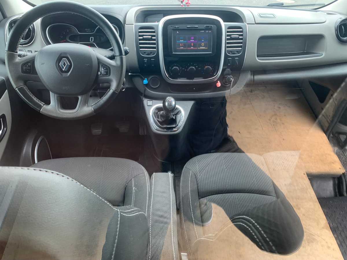 RENAULT Trafic 95 chevaux | 3 Places | Régulateur de vitesse | GPS | Climatisation | Bluetooth