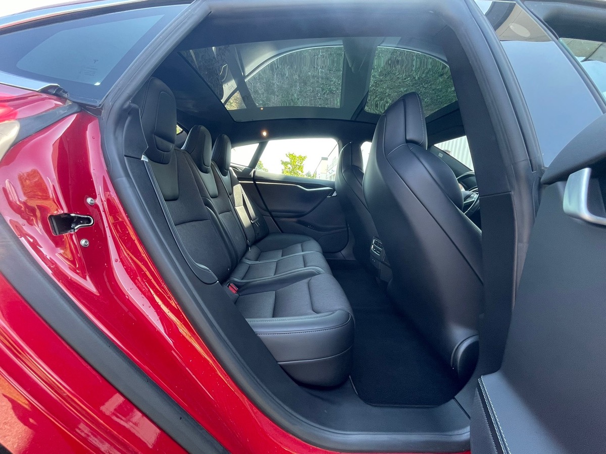Tesla Model S 100D 422 Dual Motor