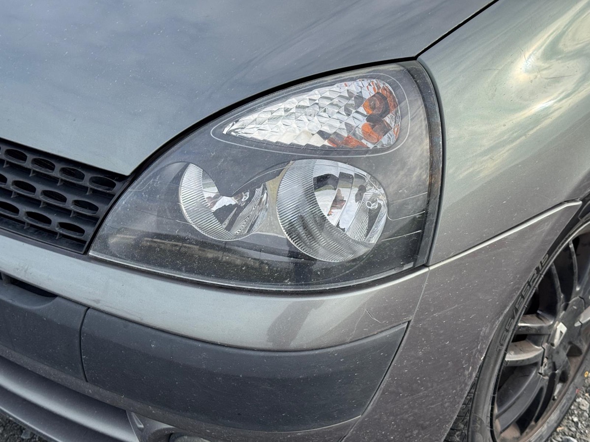 RENAULT Clio 1.6 16V