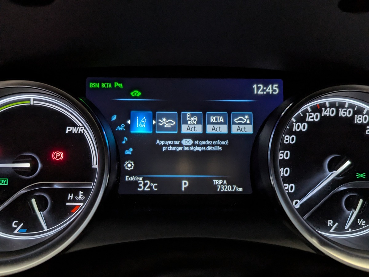 Toyota Camry 2.5 218h Design
