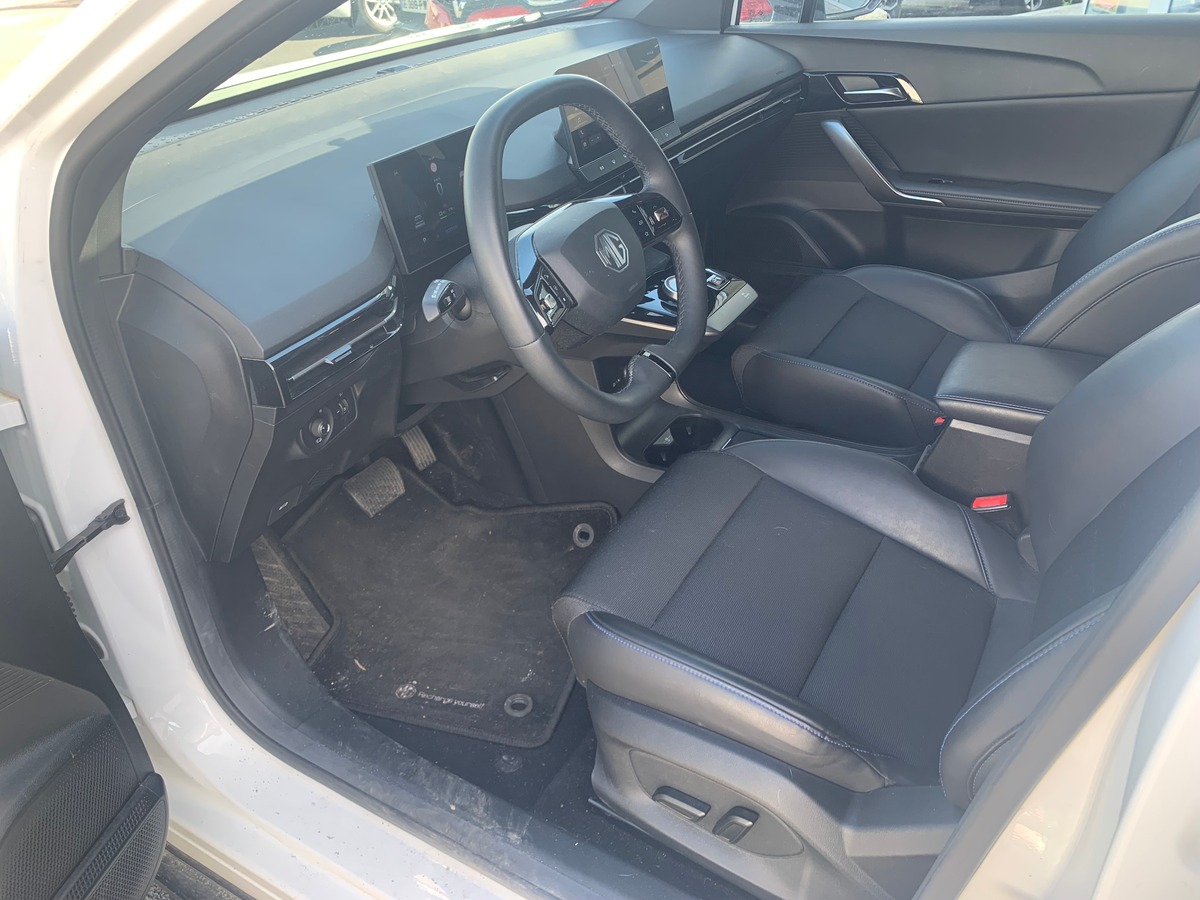 MG MG4 245 | 77 Kwh | Luxury | Apple car Play | Caméra | Siéges chauffants | Régulateur adaptatif
