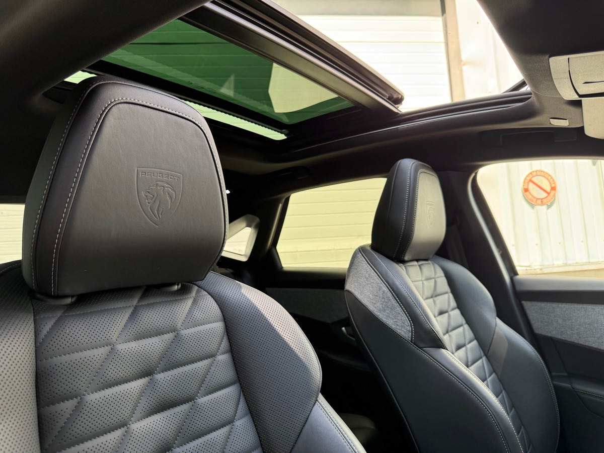 Peugeot 3008 Electrique 210 GT FULL OPTION Toit Ouvrant/Focal/S.Cuir Mass.Ventilés (E-3008)
