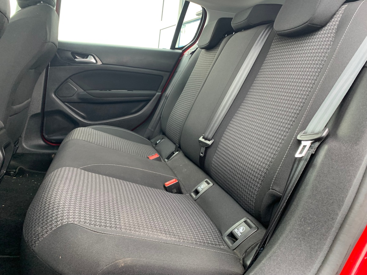 Peugeot 308 100 ch | Pack Attelage | Régulateur vitesse | Jantes Alu | Radar stationnement arriére