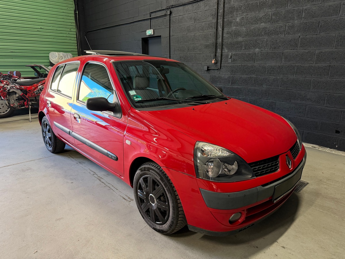 RENAULT Clio 2 1.4 Boite Automatique / Toit Ouvrant
