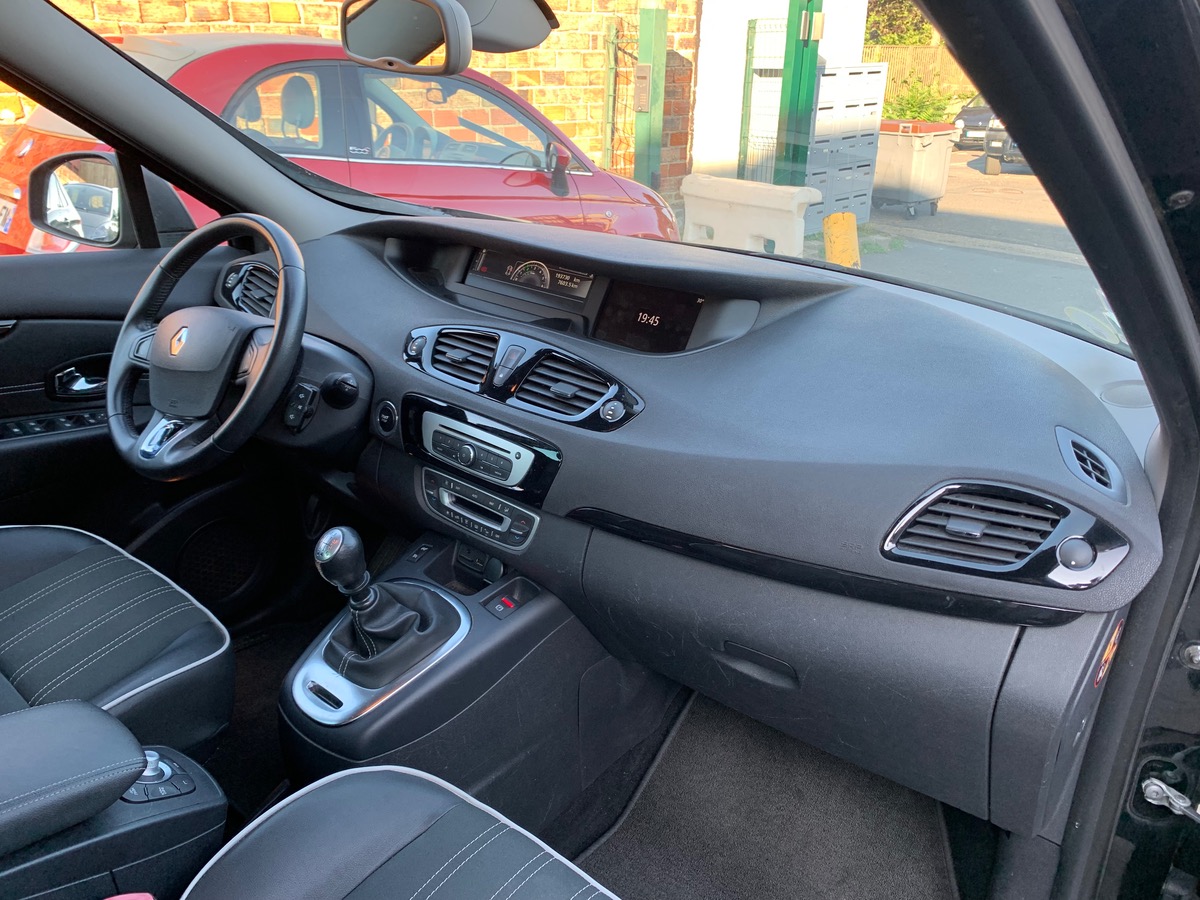 RENAULT Scenic 1.6 DCI 130 CV 1er main lounge 4XCC