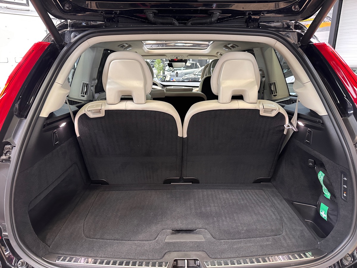 Volvo XC90 T8 Recharge Inscription Luxe AWD - 7 PLACES - 1ère Main - Attelage - FULL OPTIONS