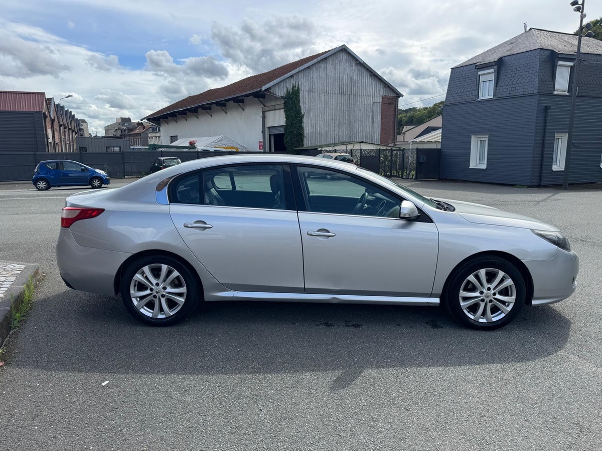 RENAULT Latitude 2.0 dci 150cv Business - garantie