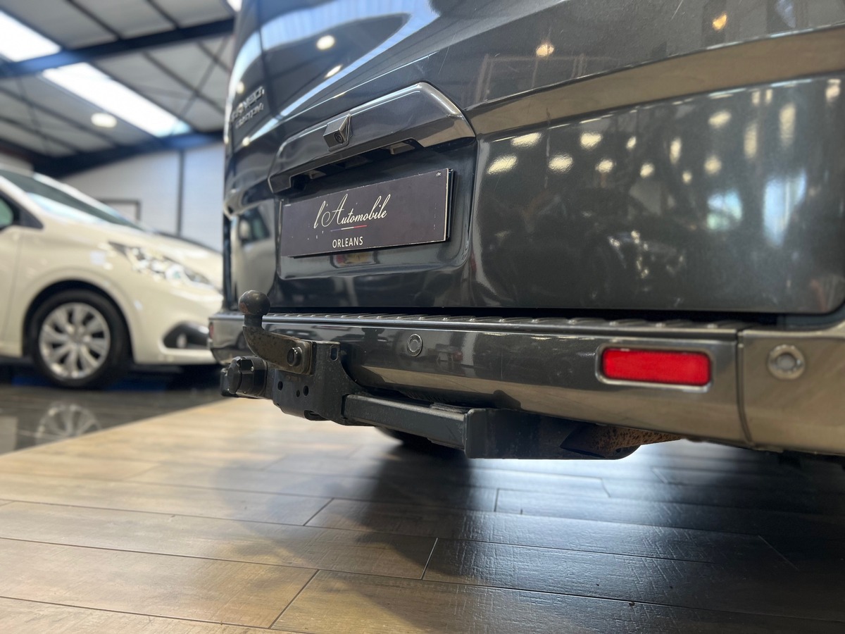 Ford Tourneo Custom L2H1 2.0 TDCI ECOBLUE 170 TITANIUM 9 PLACES MINIBUS