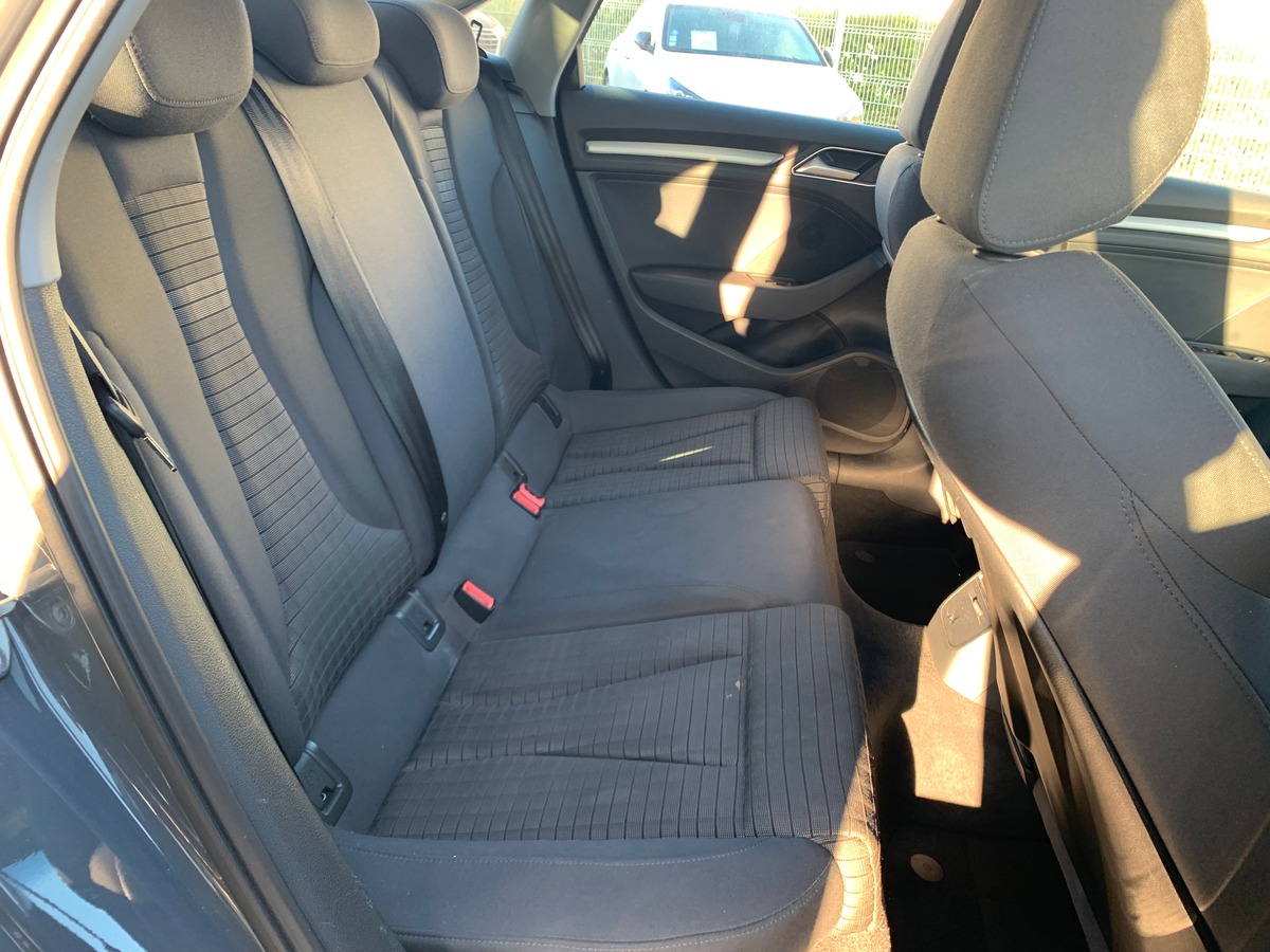 Audi A3 Berline 150 ch | Pack S-Line extérieur | Caméra recul | Clim automatique | Jantes Alu 18''