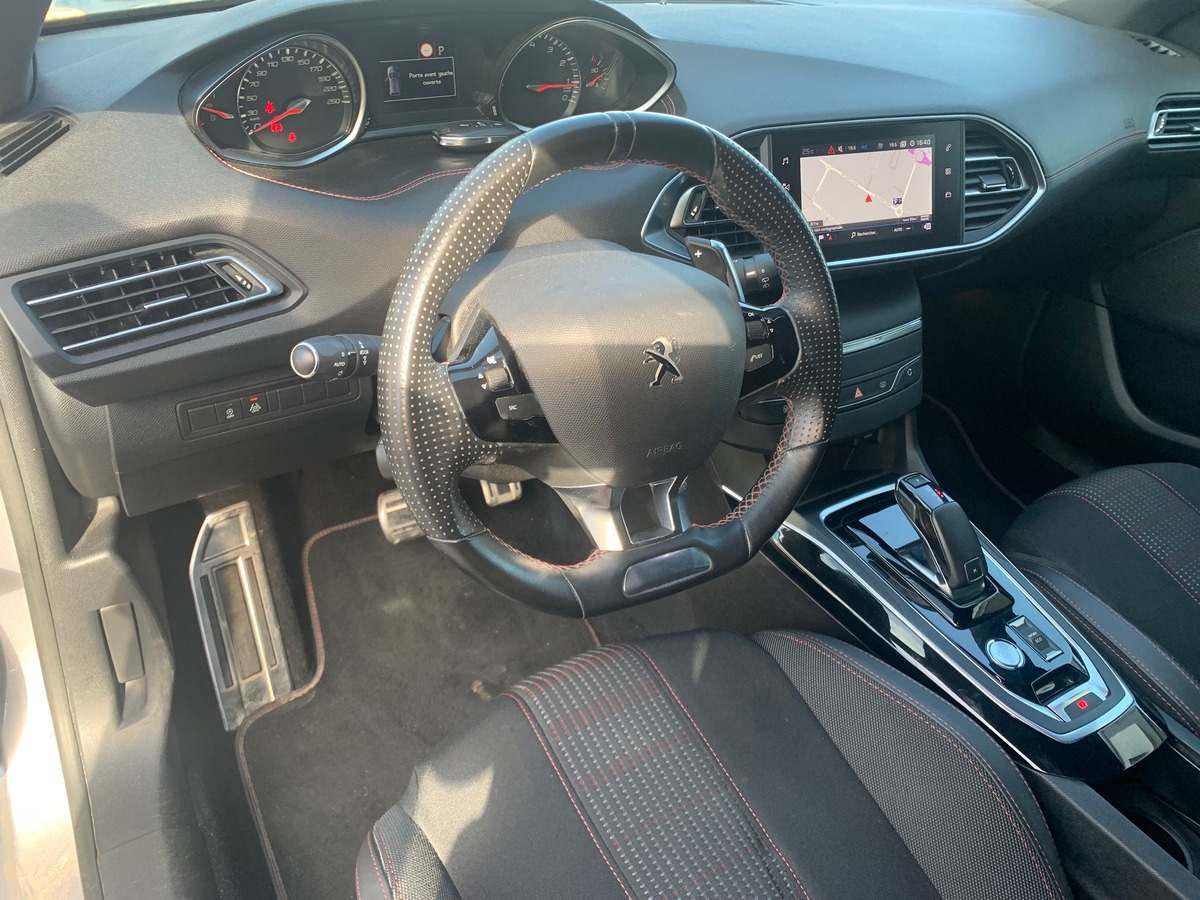 Peugeot 308 130 ch | GT Line | Toit panoramique | Apple car play | Avertisseur angles morts | Radars