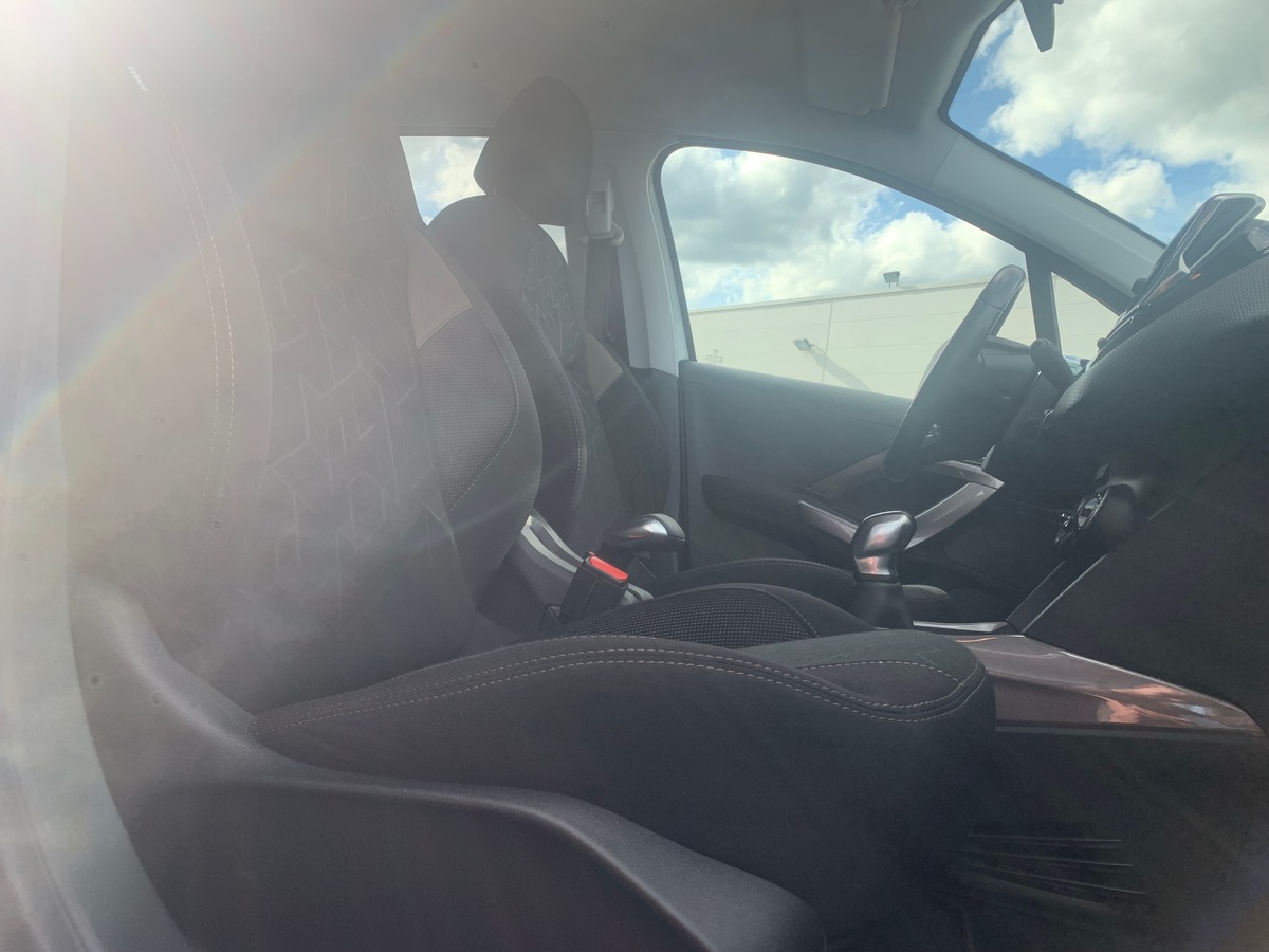 Peugeot 2008 100 ch | Style | Régulateur de vitesse | GPS | Bluetooth | Radar arriére | Barres toit