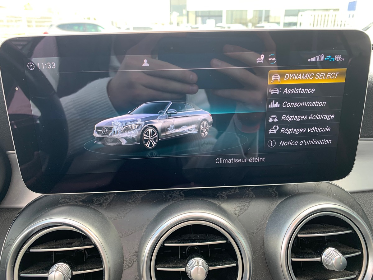 Mercedes-Benz Classe C Cabriolet 194 ch | AMG Line | Siéges électriques chauffants | Caméra de recul