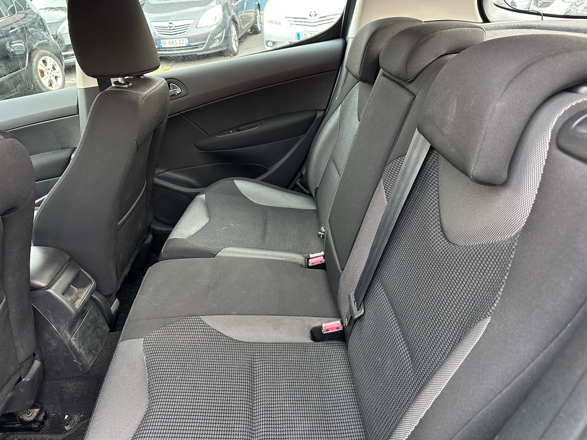 Peugeot 308 1.6 HDI 92 CV 1er main 4X 