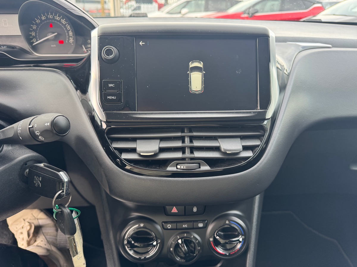 Peugeot 208 1.5 BHDI 100CH PREMIUM PACK / PRIX TTC / 7000€ HT