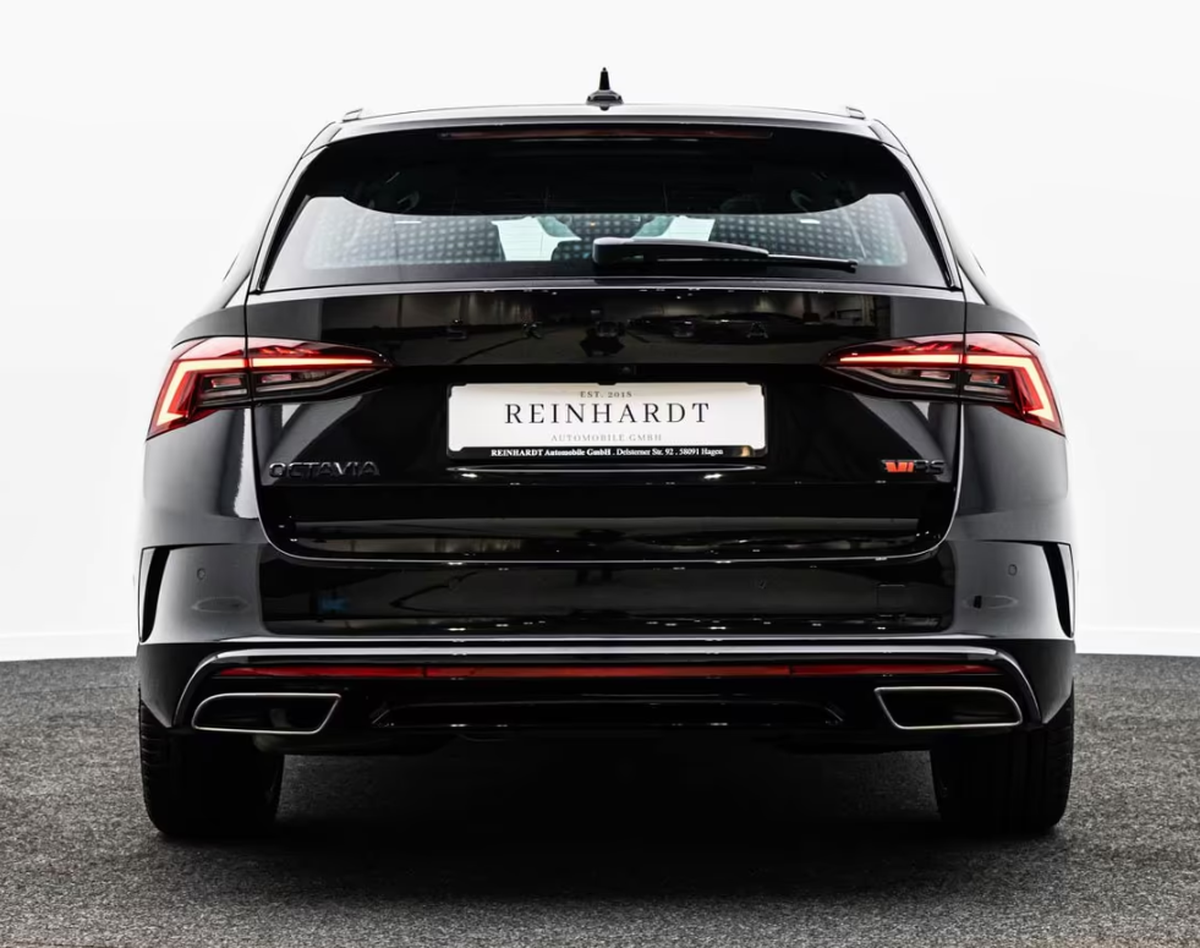 Skoda Octavia Combi 2.0 TDI 200ch RS DSG7/Toit ouvrant/Attelage/Caméra/Matrix/Aff tête haute/Canton