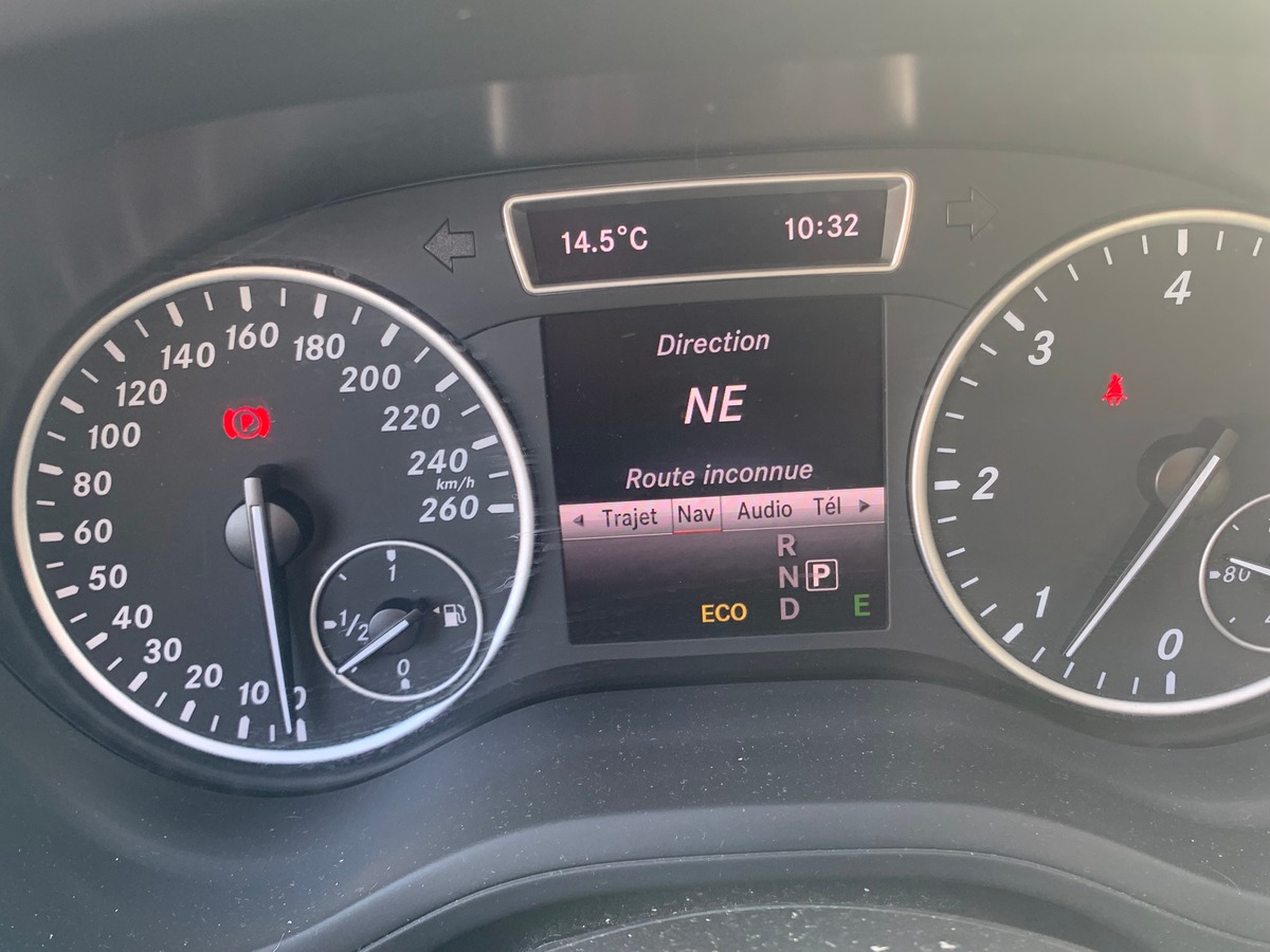 Mercedes-Benz Classe B 136 | Sport | Toit panoramique | Caméra recul | Régulateur | GPS | Attelage