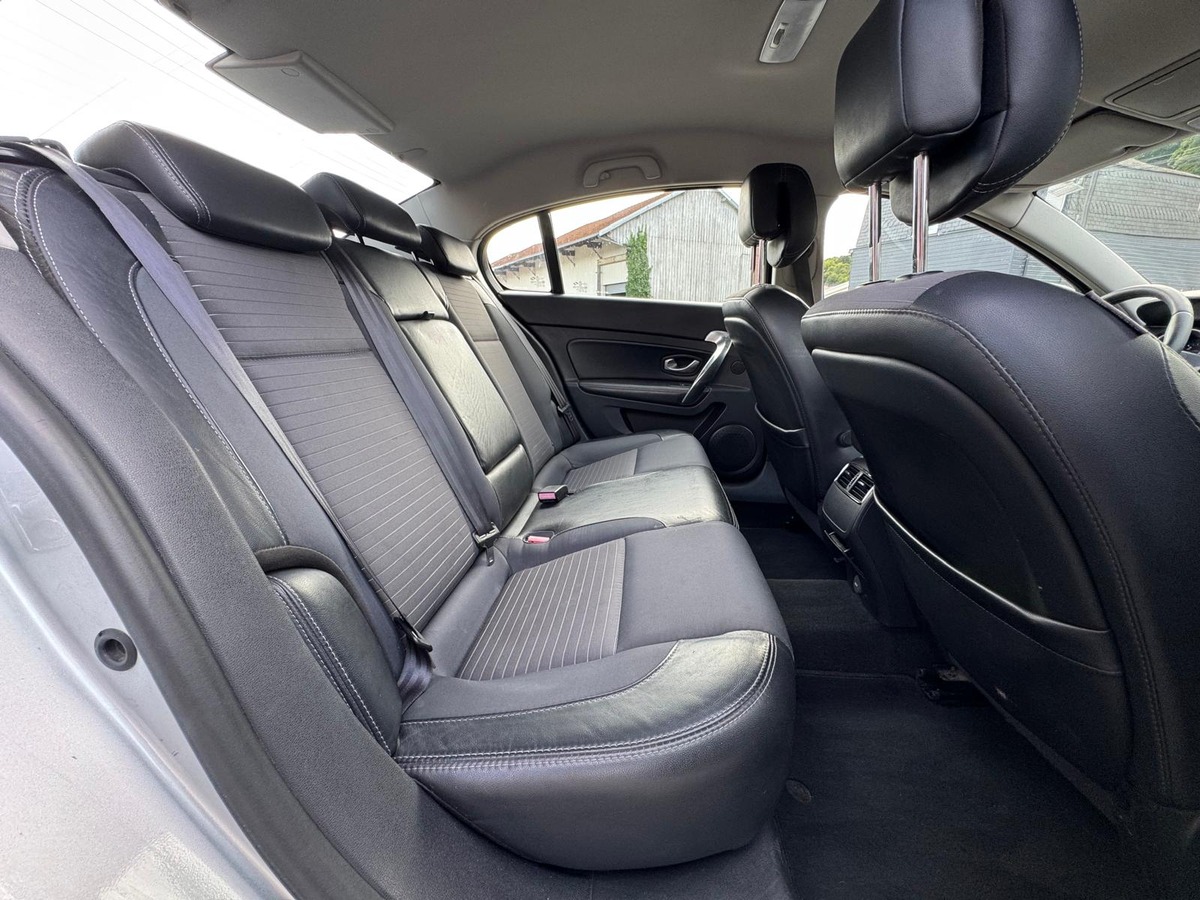 RENAULT Latitude 2.0 dci 150cv Business - garantie